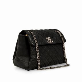 Accordion Shoulder Bag - Matte Caviar