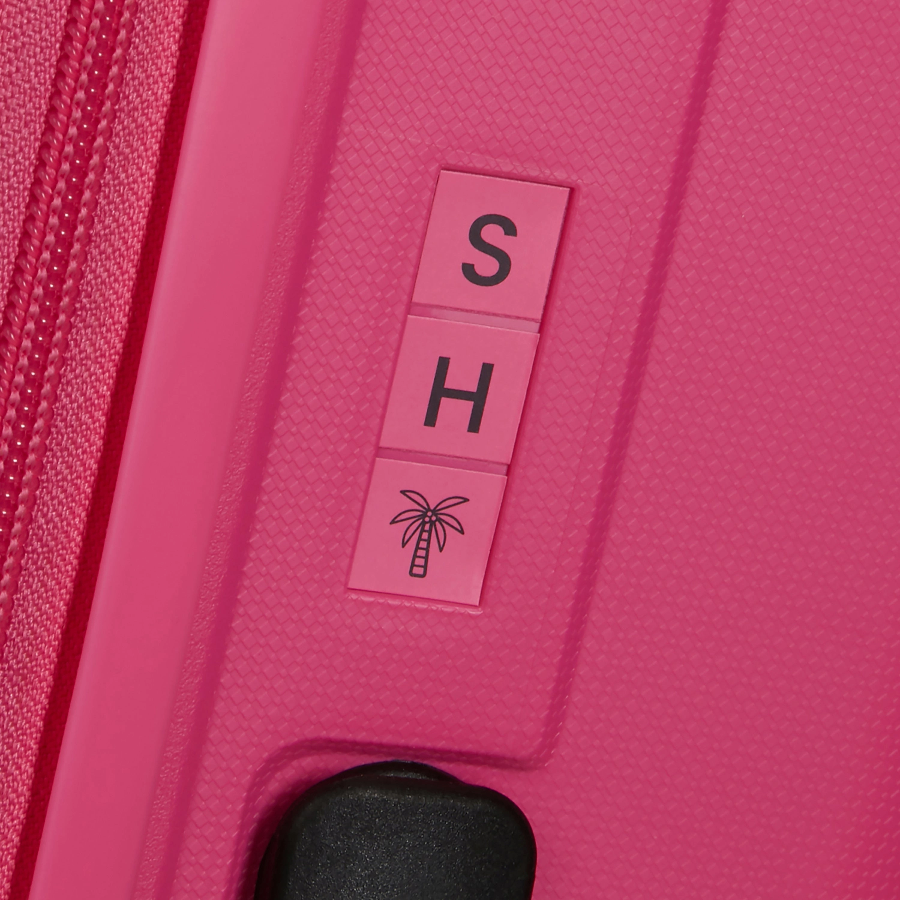 American Tourister Rejoy Spinner Expandable Medium Luggage