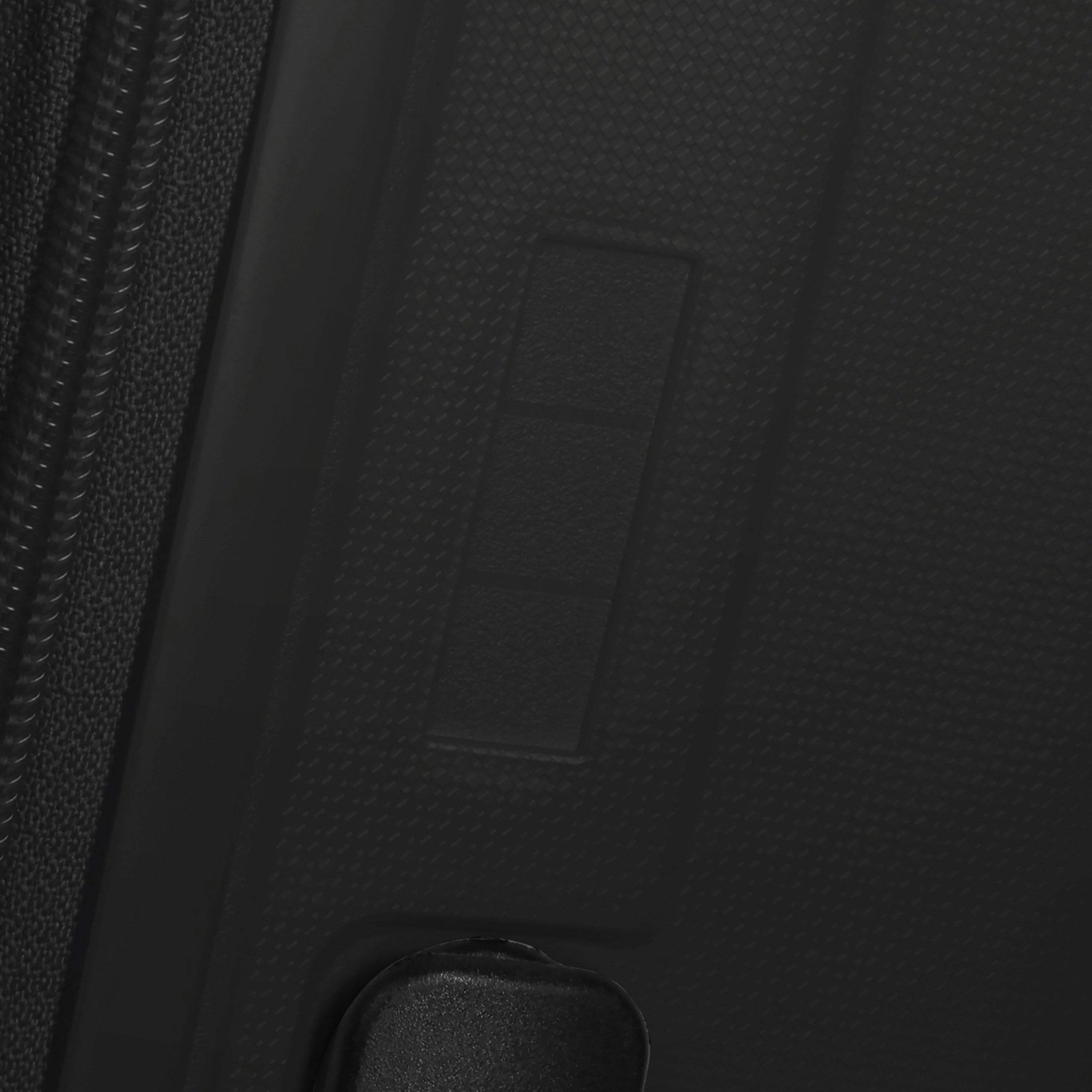American Tourister Rejoy Spinner Expandable Medium Luggage