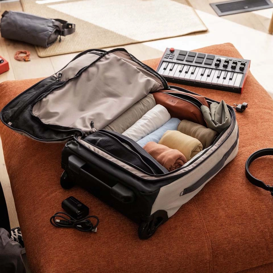 Bellroy Lite Carry-On Luggage