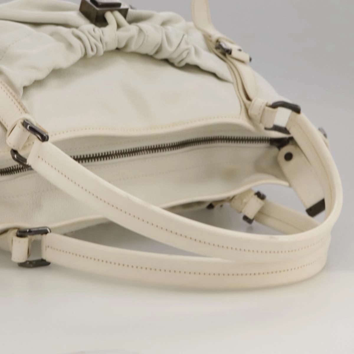 Burberry  Leather Tote Bag (Pre-Owned)