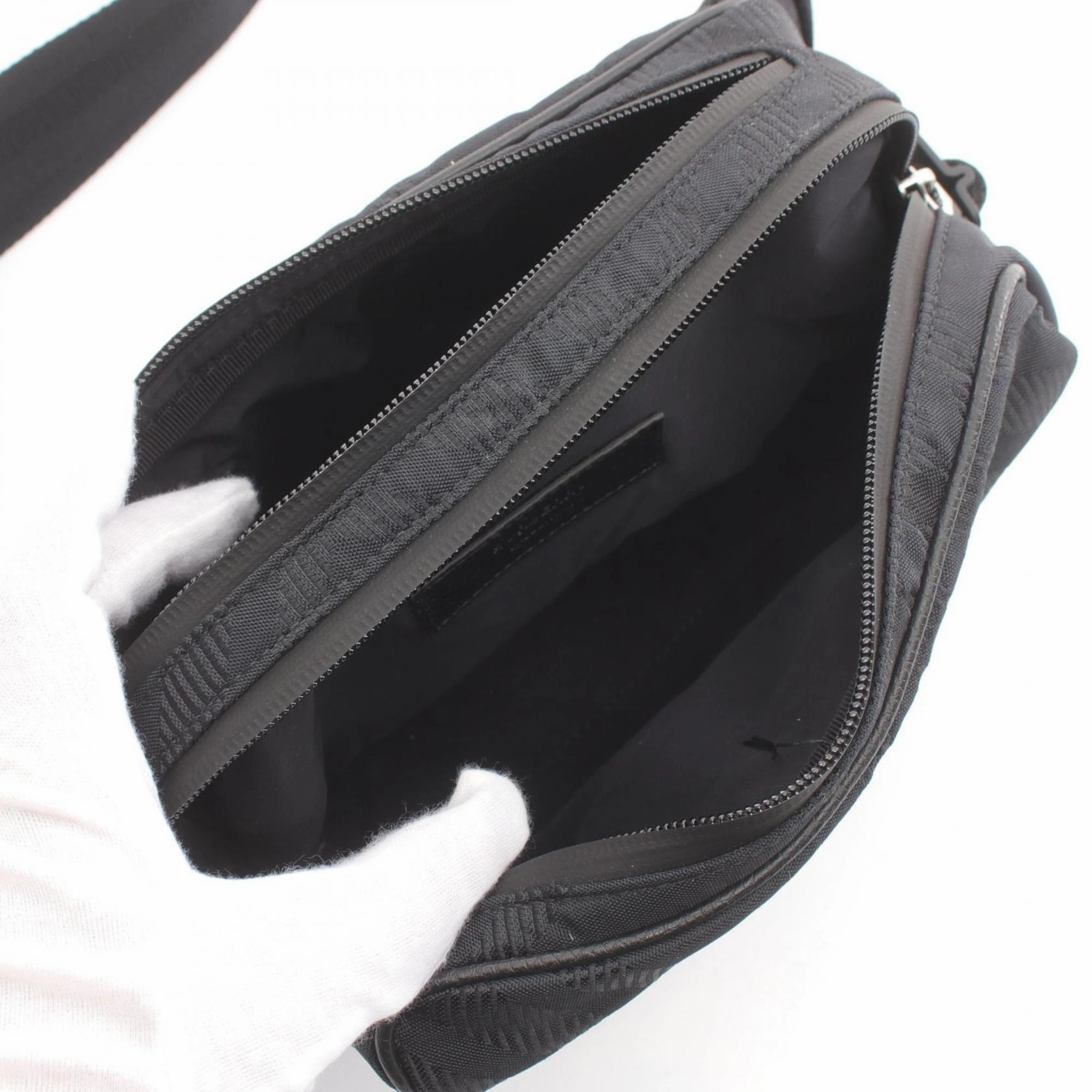 Burberry  Nylon Fanny Pack (Pre-Owned)