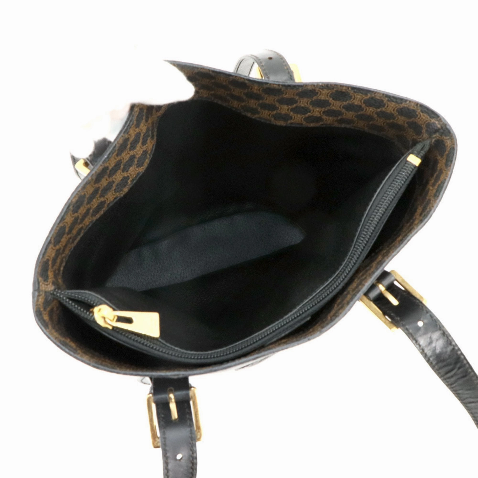 Celine  Pvc Leather Tote Bag (Pre-Owned)