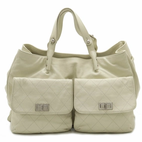 Chanel 2.55 ivory Caviar Leather Handbag Tote Bag (Pre-Owned)