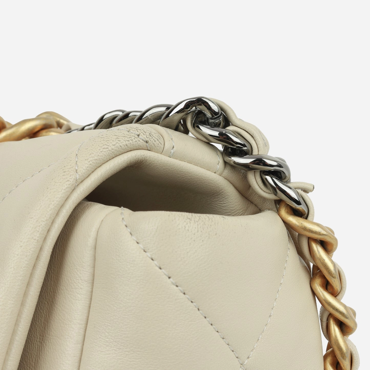 Chanel - Maxi 19 Flap Bag - Beige Lambskin MHW - Pre-Loved - 2020