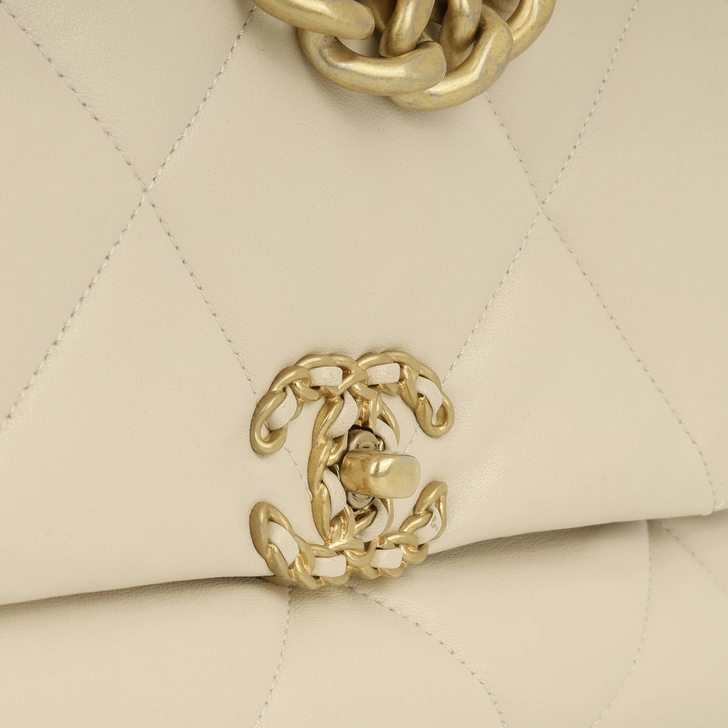 Chanel - Maxi 19 Flap Bag - Beige Lambskin MHW - Pre-Loved - 2020