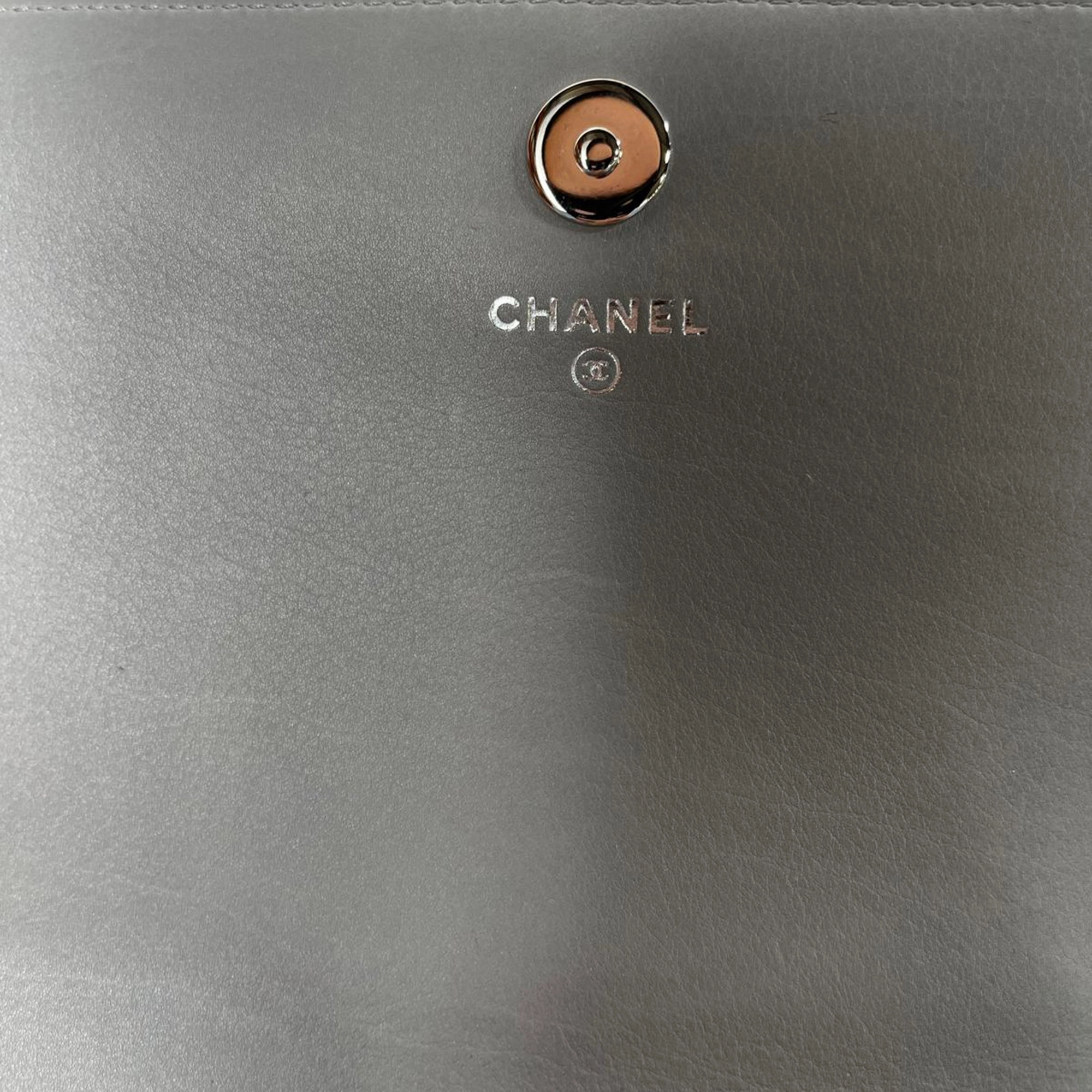 Chanel Boy Chevron Quilted Chain on Wallet in Grey Leather