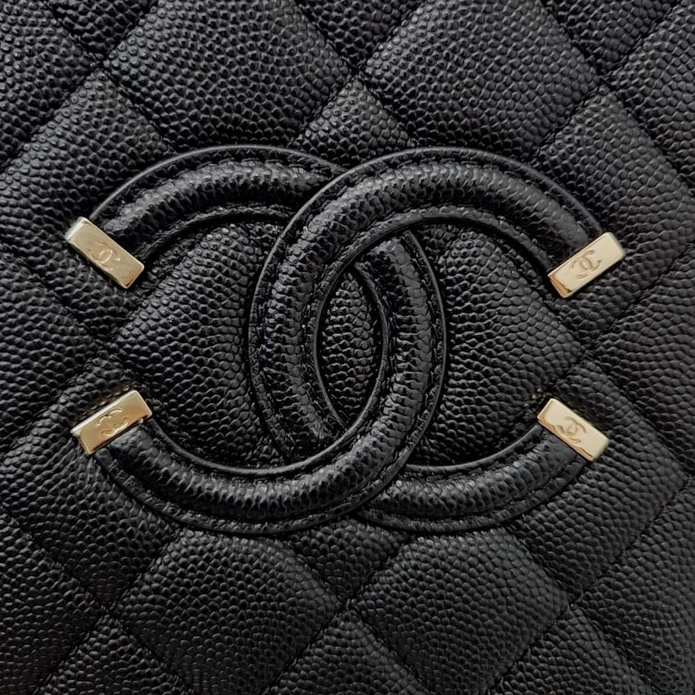Chanel Caviar Cosmetics Tote & Shoulder Bag (2457032)