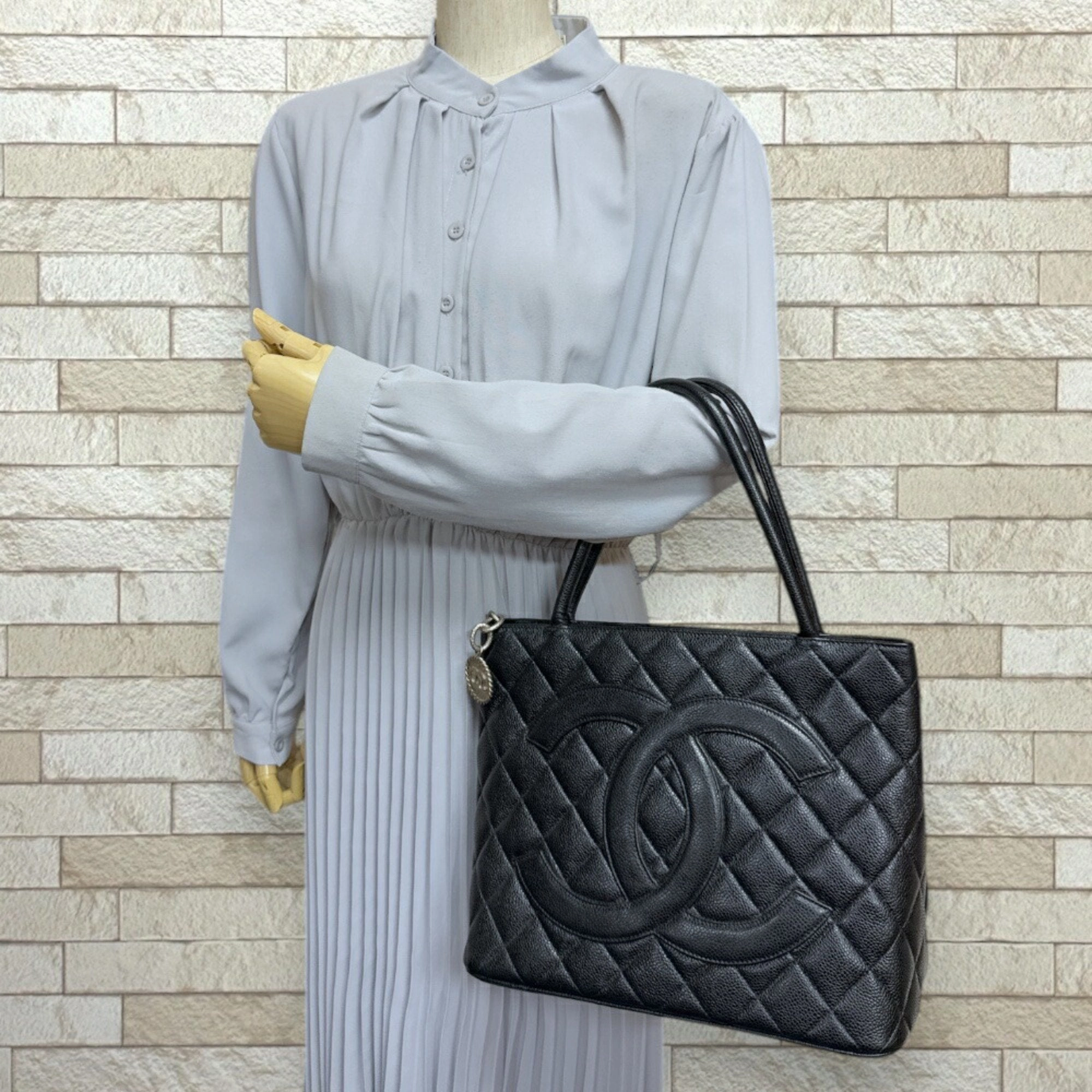 Chanel Caviar Skin Caviar Leather Tote Bag (Pre-Owned)