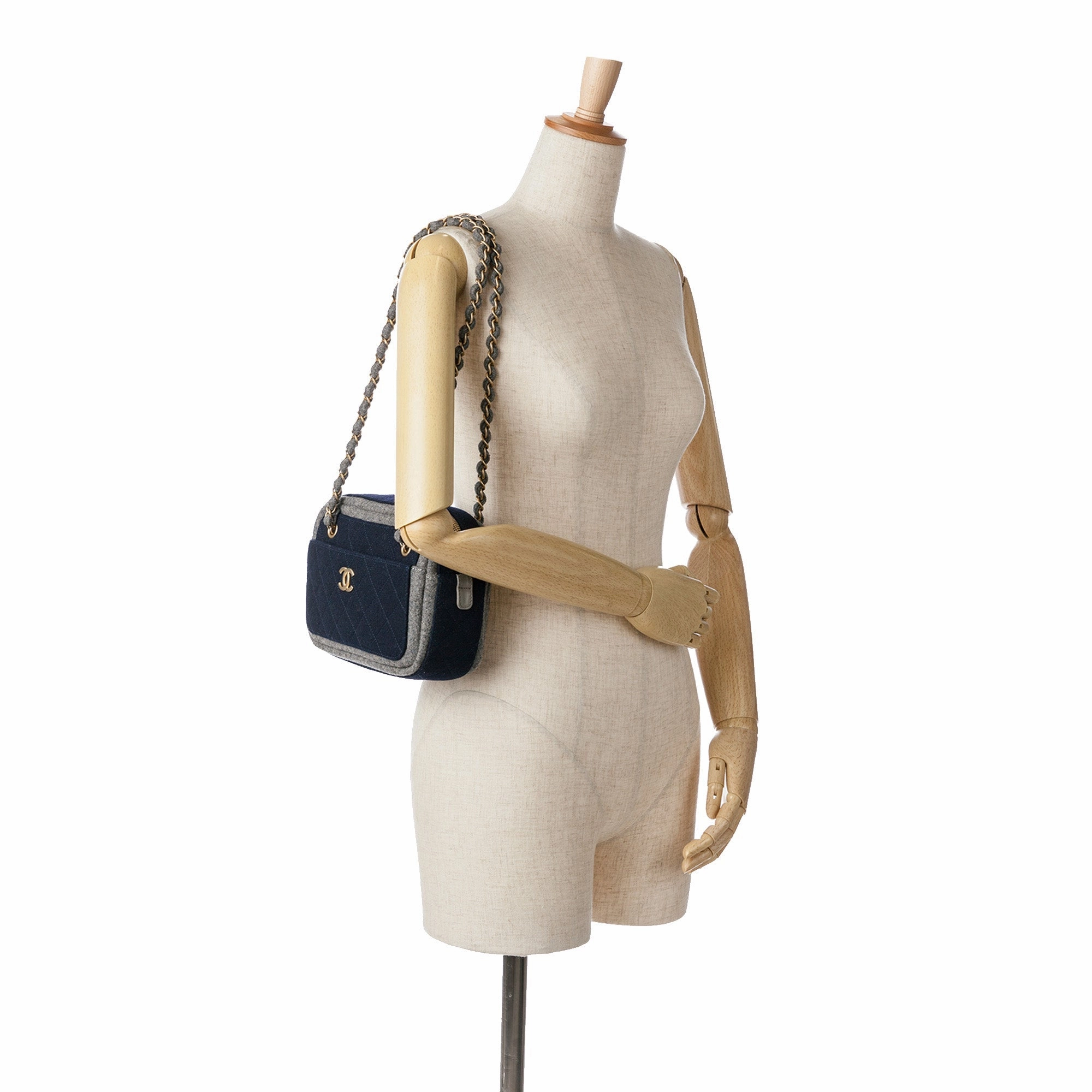 Chanel CC Wool Shoulder Bag (20647)
