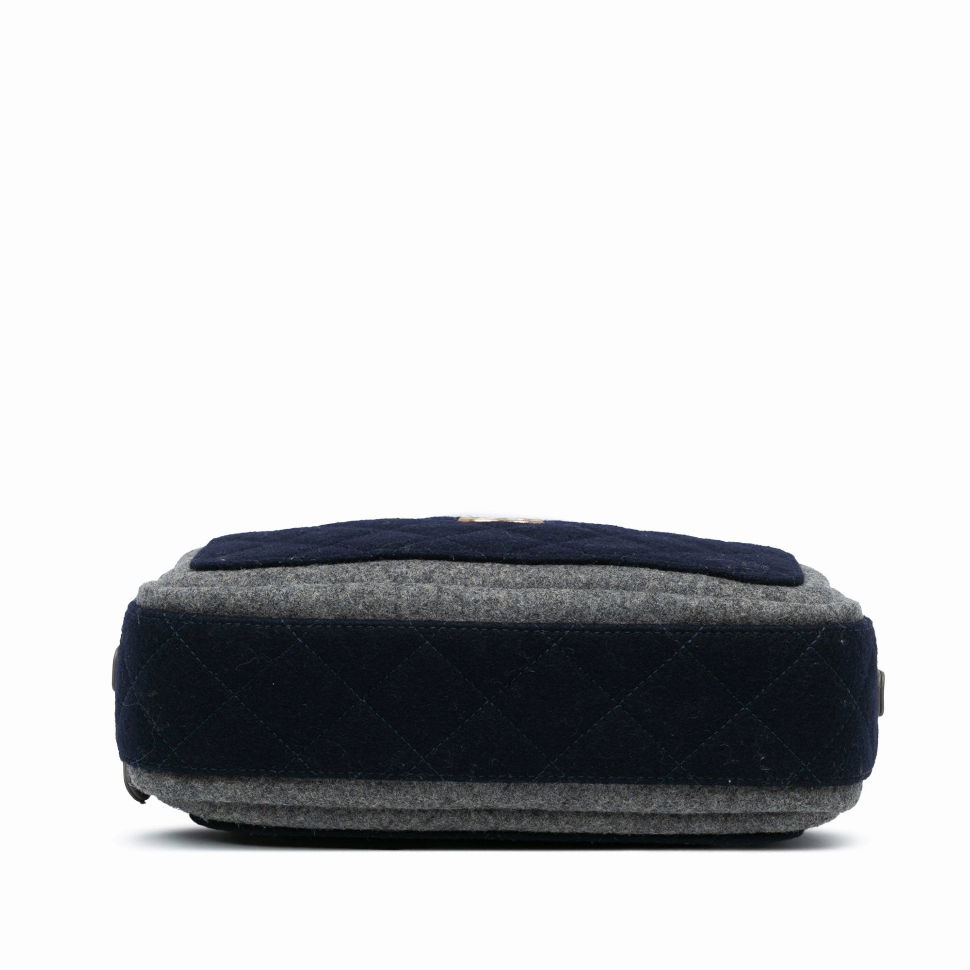 Chanel CC Wool Shoulder Bag (20647)