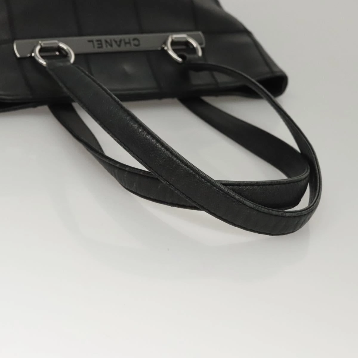 Chanel Chocolate Bar Leather Tote Bag (Pre-Owned)