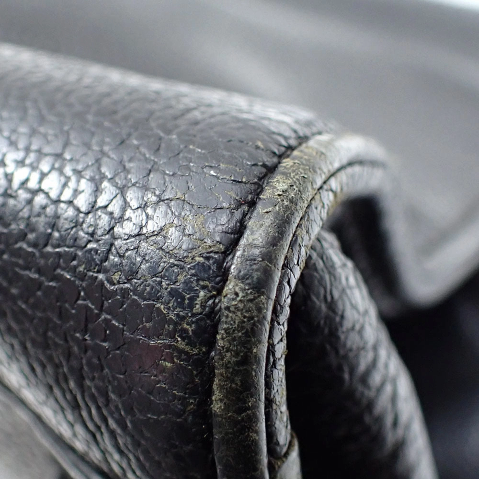 Chanel Grained Calfskin Tote Bag (Pre-Owned)