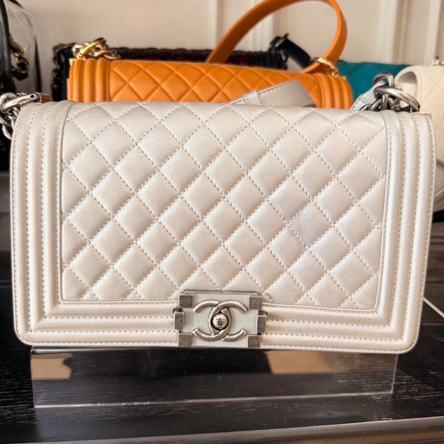 Chanel Le Boy Quilted Shoulder Bag in Ivory Leather