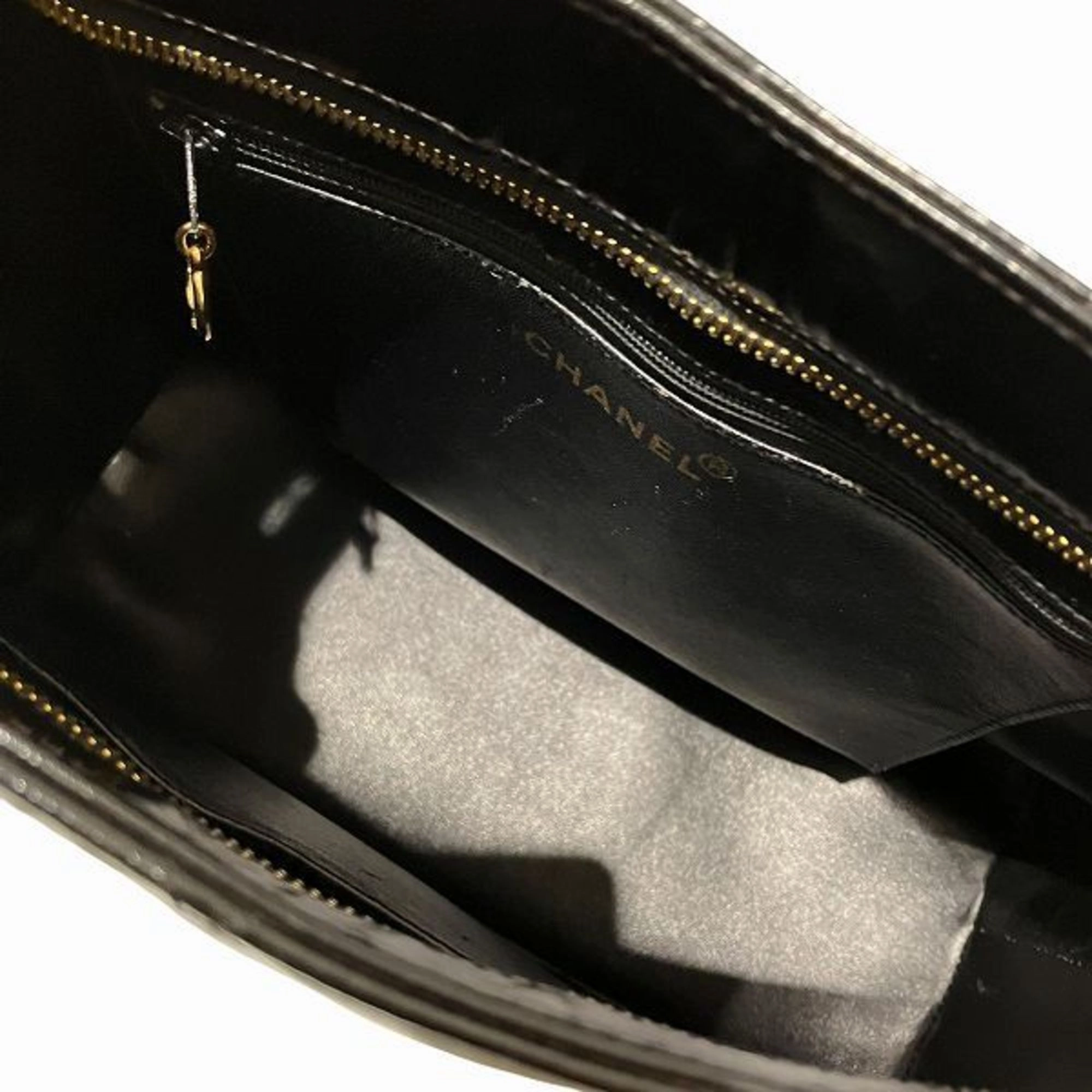 Chanel Leather Handbag Tote Bag (Pre-Owned)