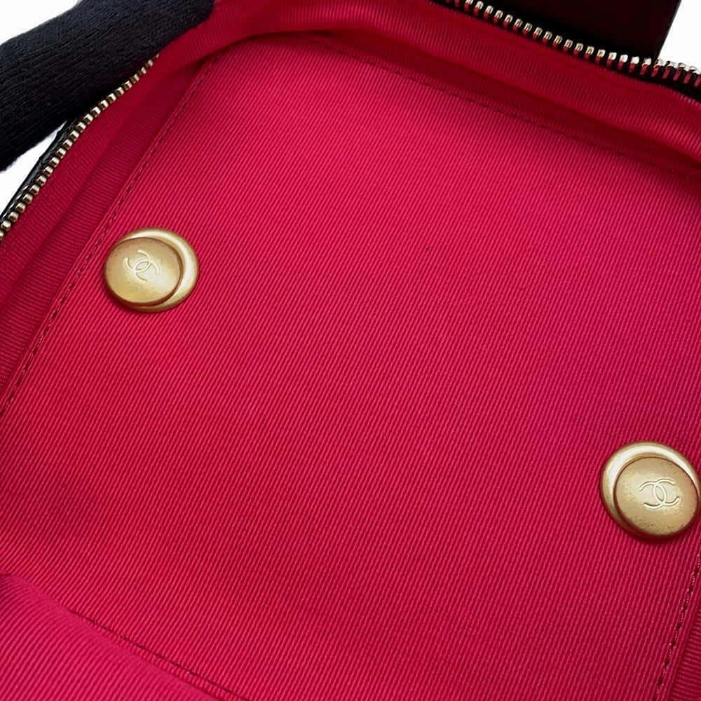 CHANEL Matelasse Vanity ChainShoulder Bag BlackAS3228 Calf Leather