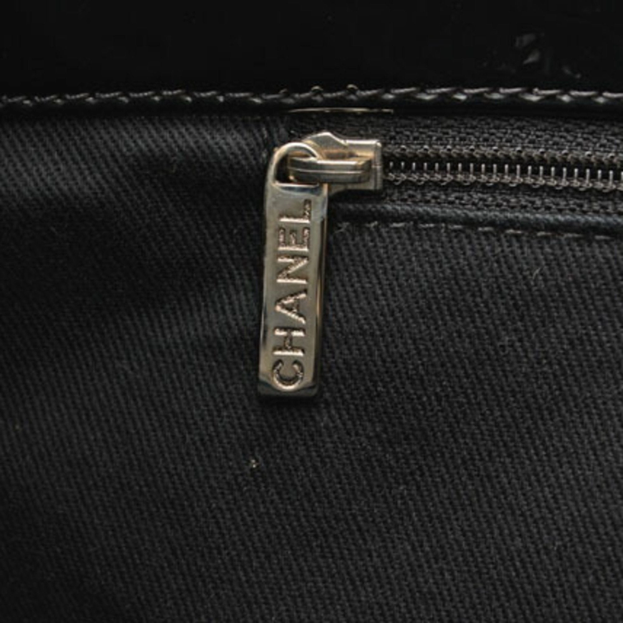 Chanel Patent Leather Tote Bag (Pre-Owned)