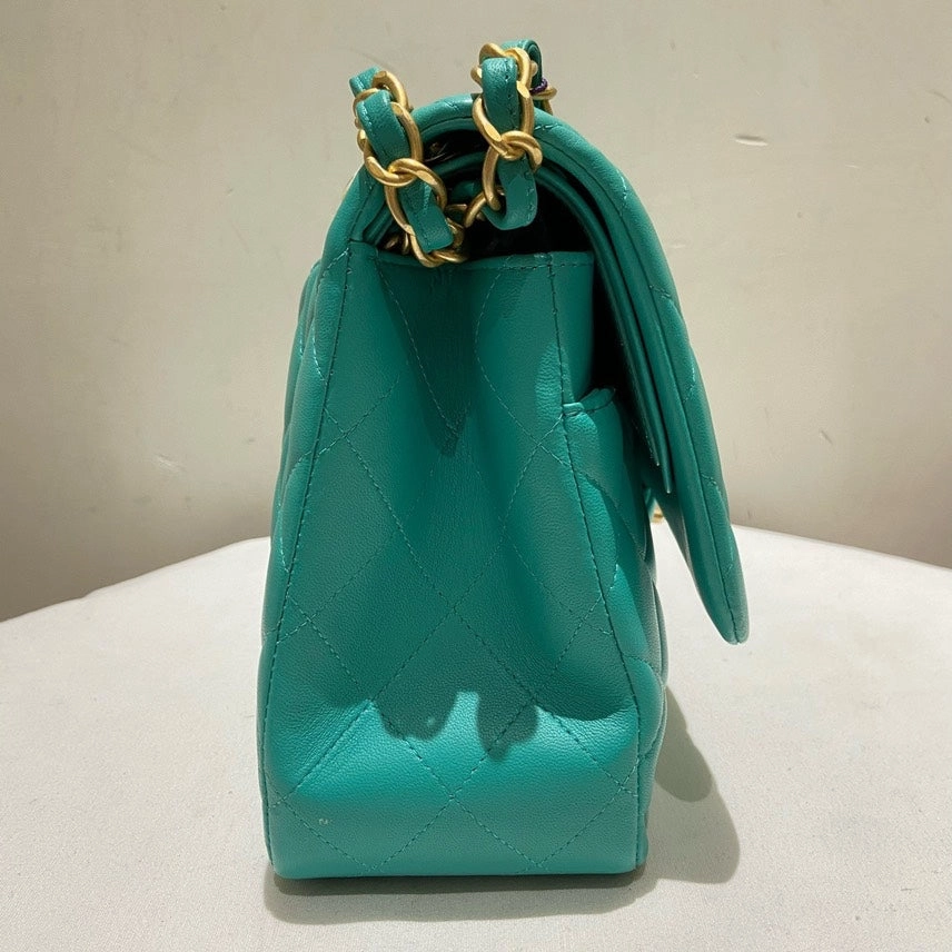 Chanel Preloved Double Flap Jumbo Lambskin Shoulder Bag in Turquoise