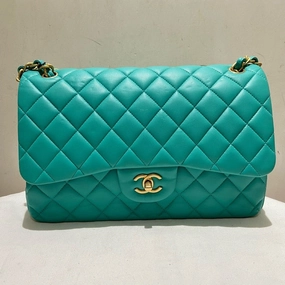 Chanel Preloved Double Flap Jumbo Lambskin Shoulder Bag in Turquoise