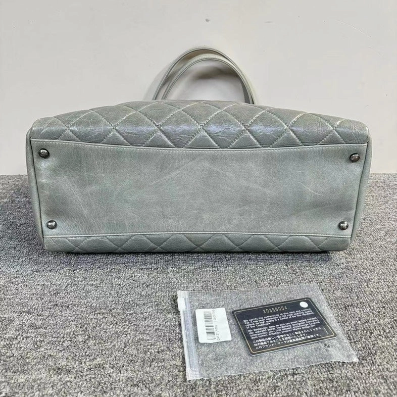 Chanel Quilted Calfskin Leather Grey Shoulder Bag Large