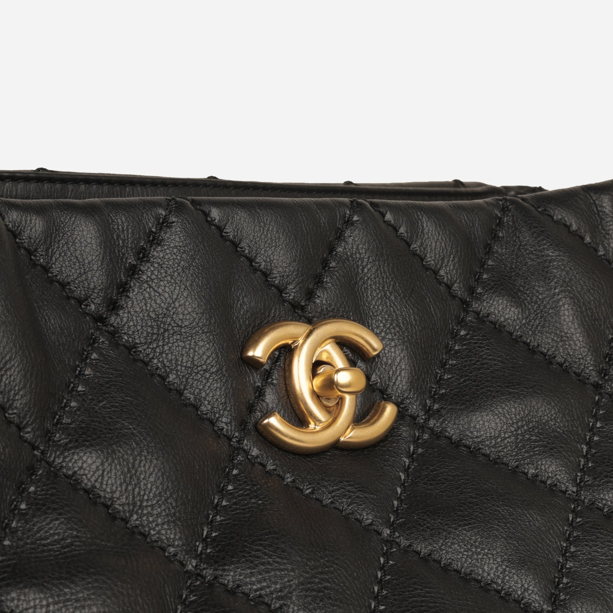 Chanel Retro Chain Tote - Black