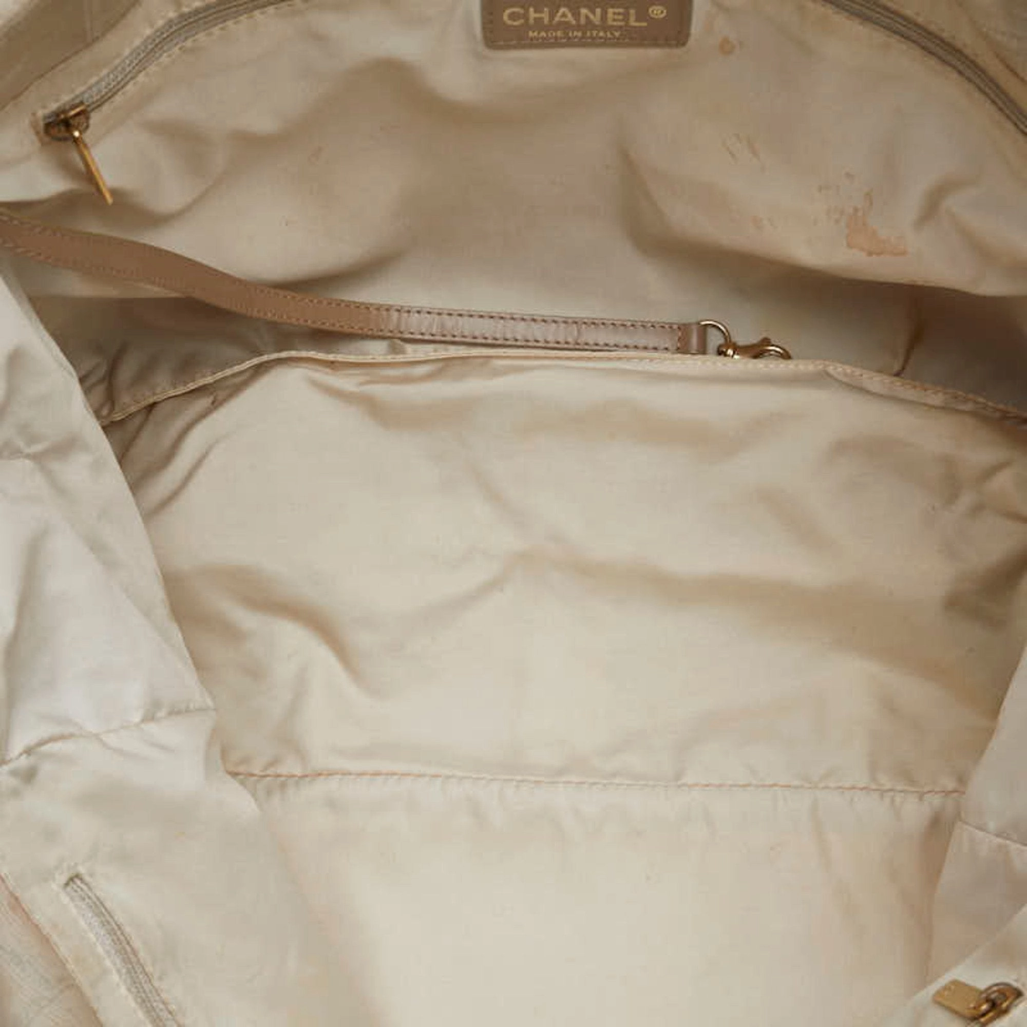 Chanel Travel Line Synthetic Tote Bag (Pre-Owned)