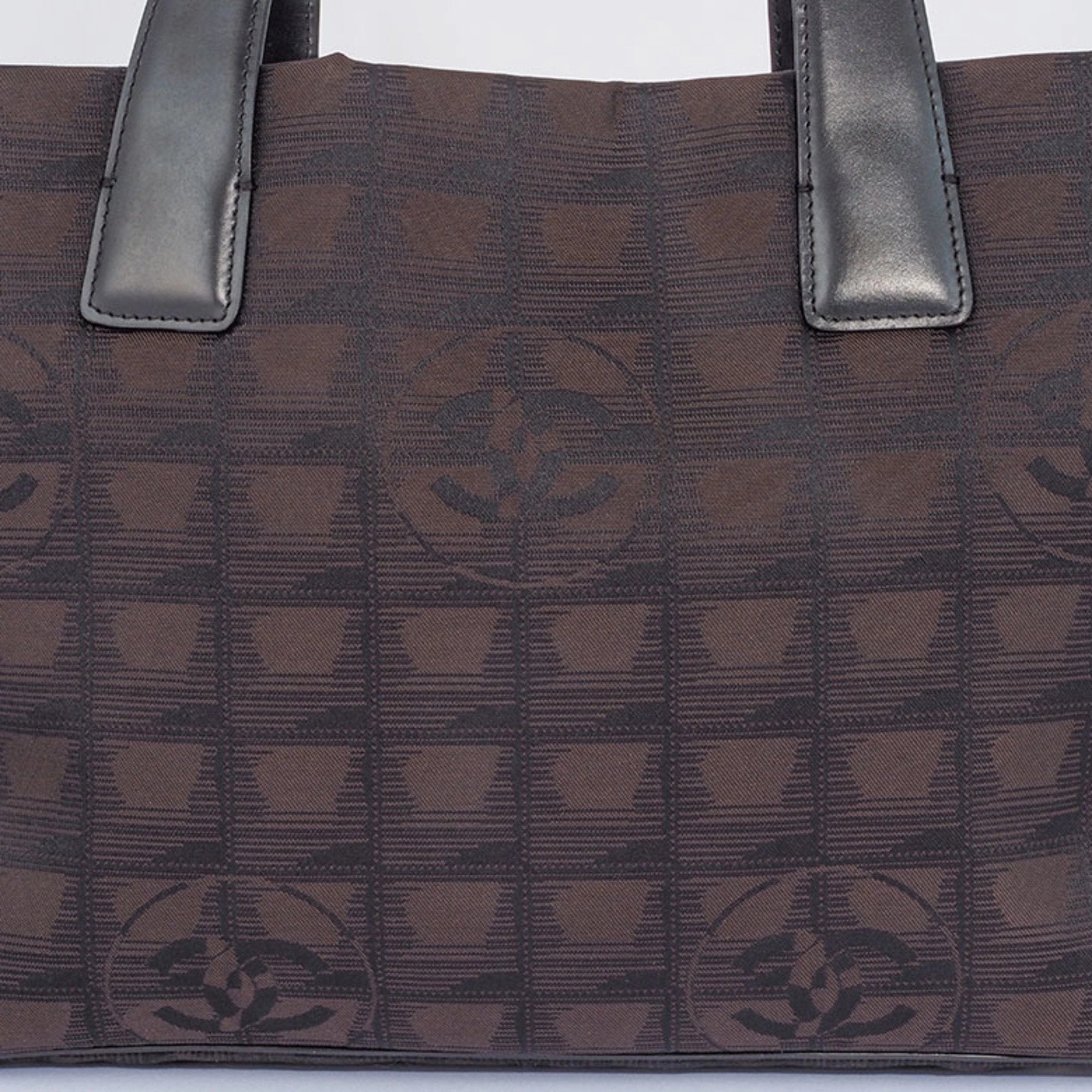 Chanel Travel Line Synthetic Tote Bag (Pre-Owned)