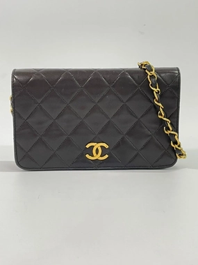 CHANEL Vintage Flap Bag Black Leather Shoulder Bag