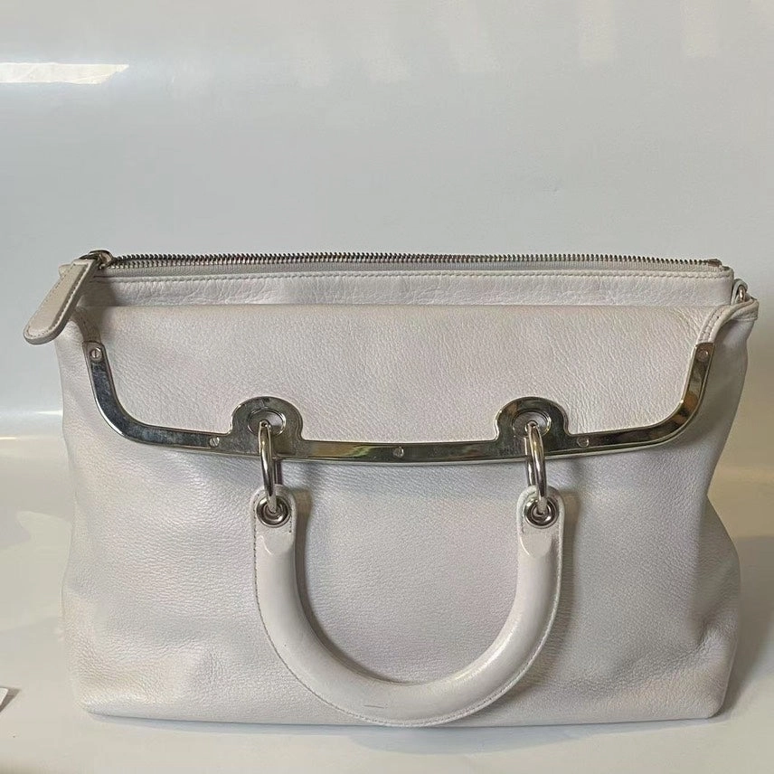 Christian Dior CD Shoulder Bag in White Leather - Preloved