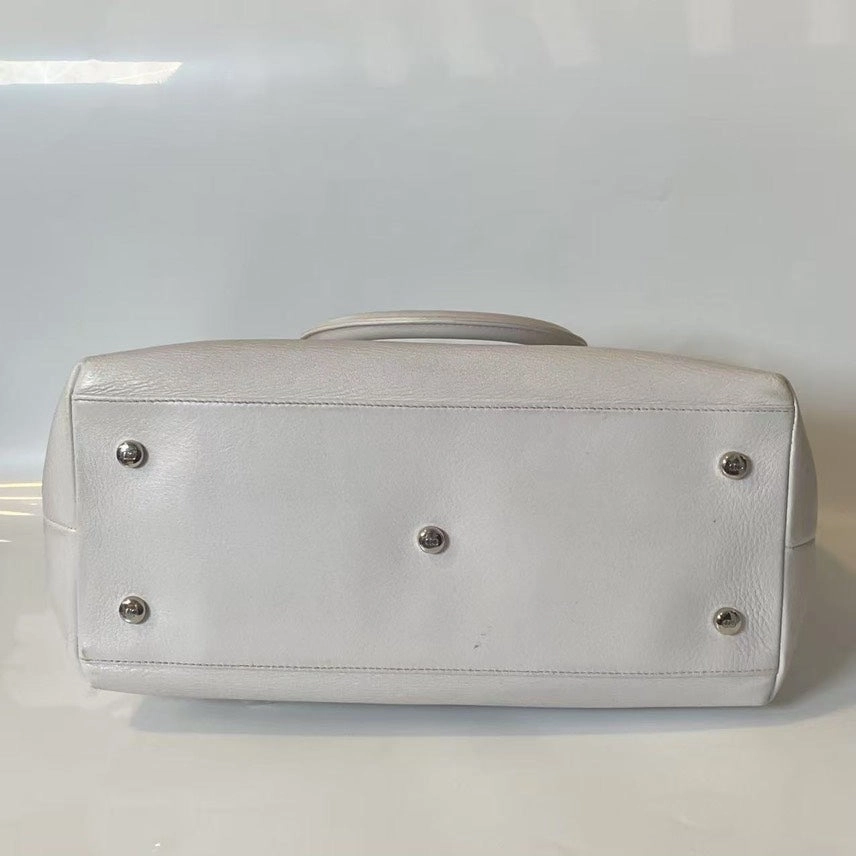 Christian Dior CD Shoulder Bag in White Leather - Preloved