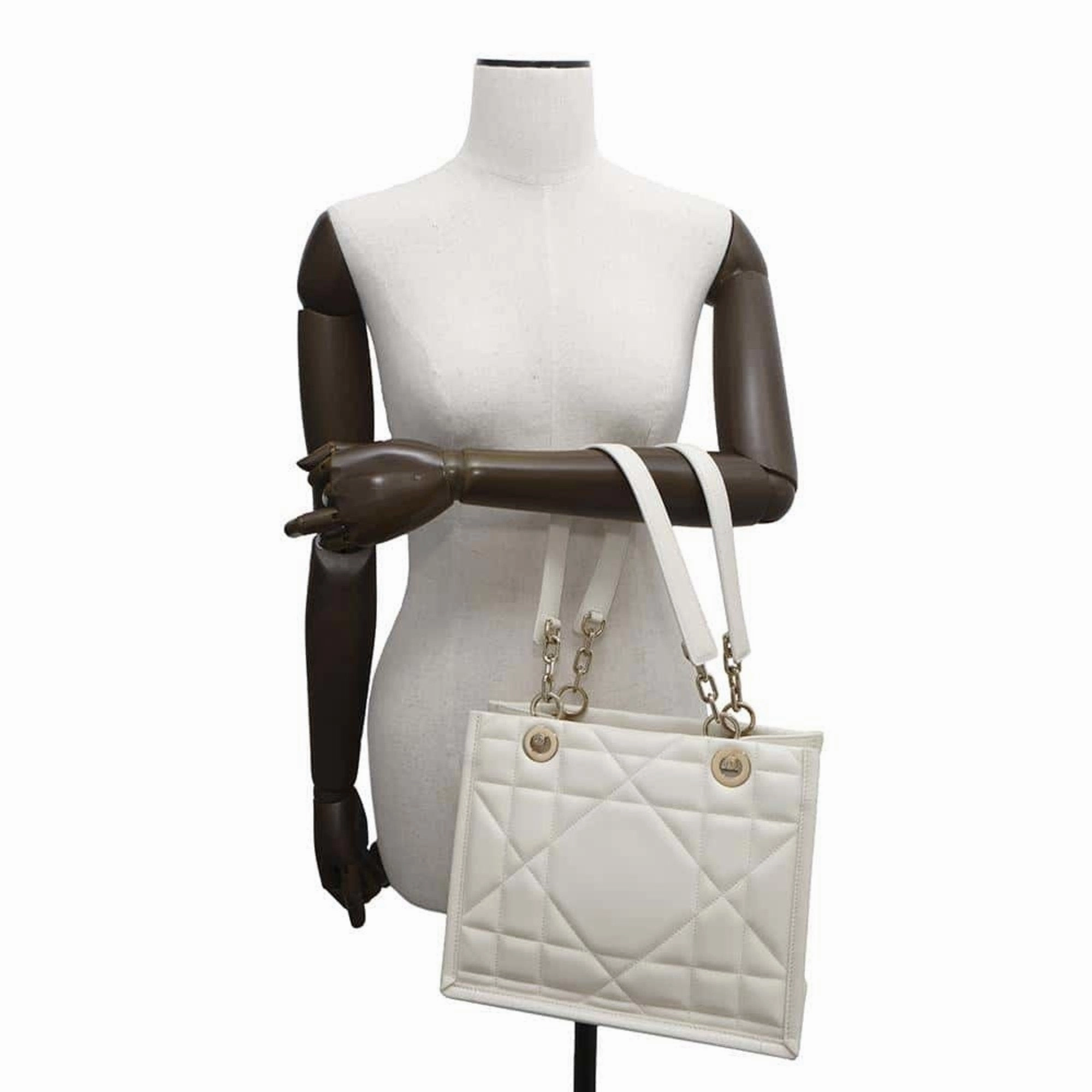 Christian Dior Leather Tote Bag (Pre-Owned)