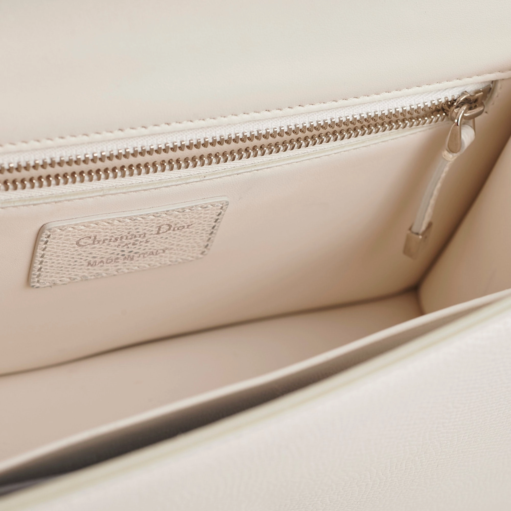 Christian Dior Montaigne 30 White