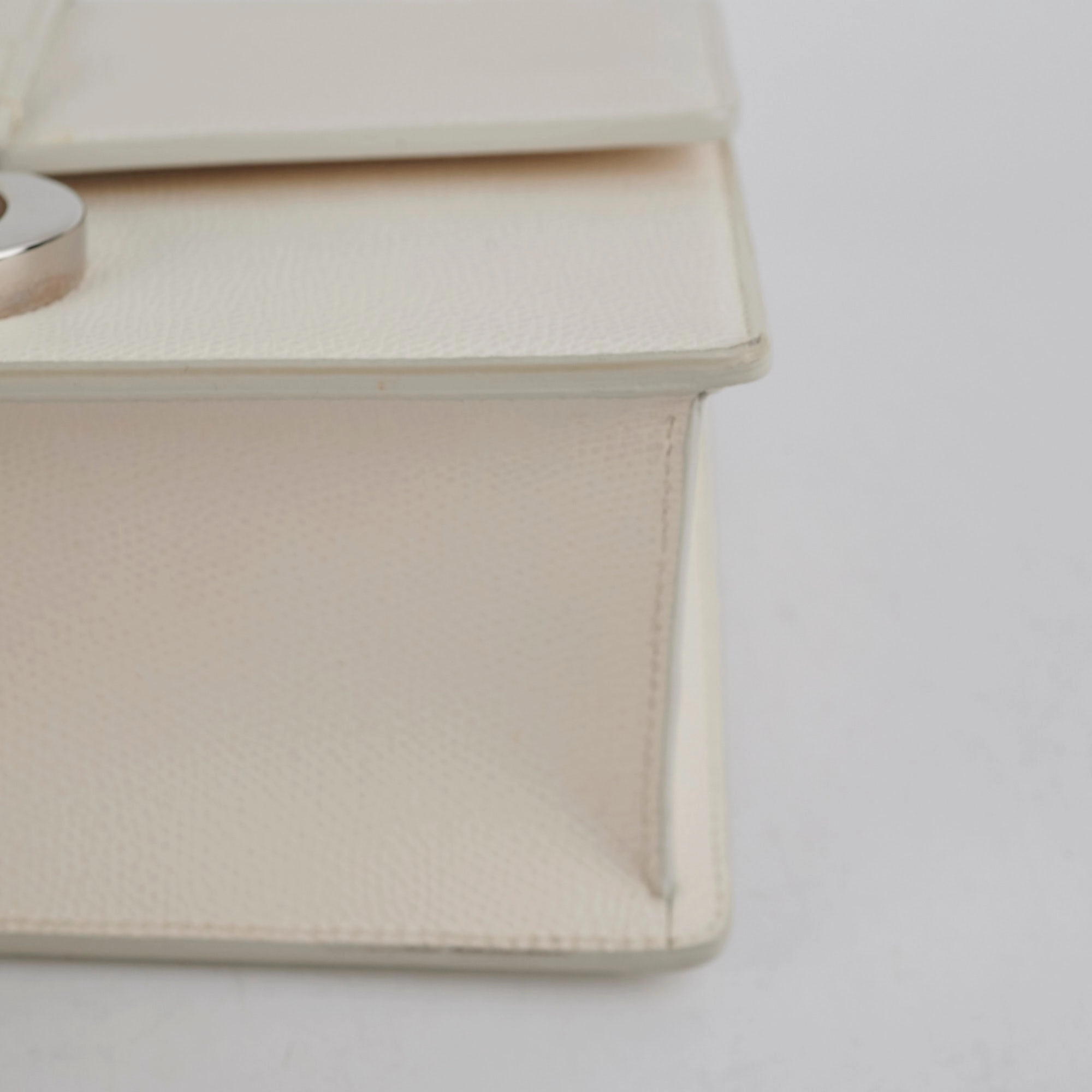 Christian Dior Montaigne 30 White