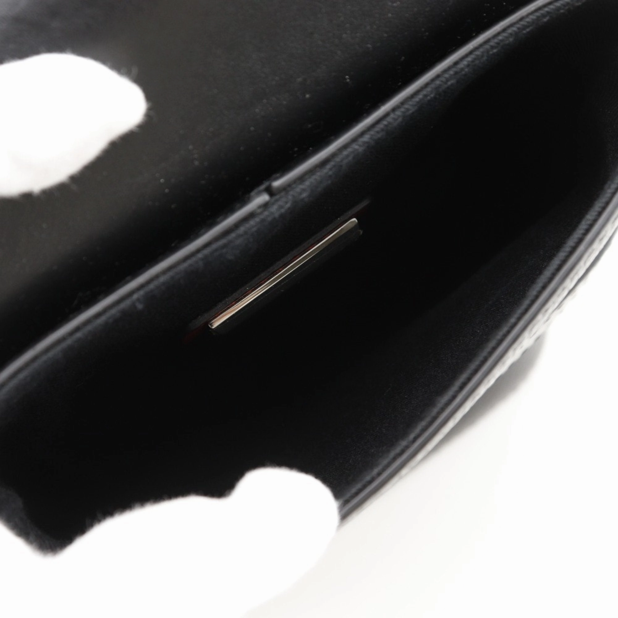Christian Louboutin Leather Shoulder Bag (Pre-Owned)