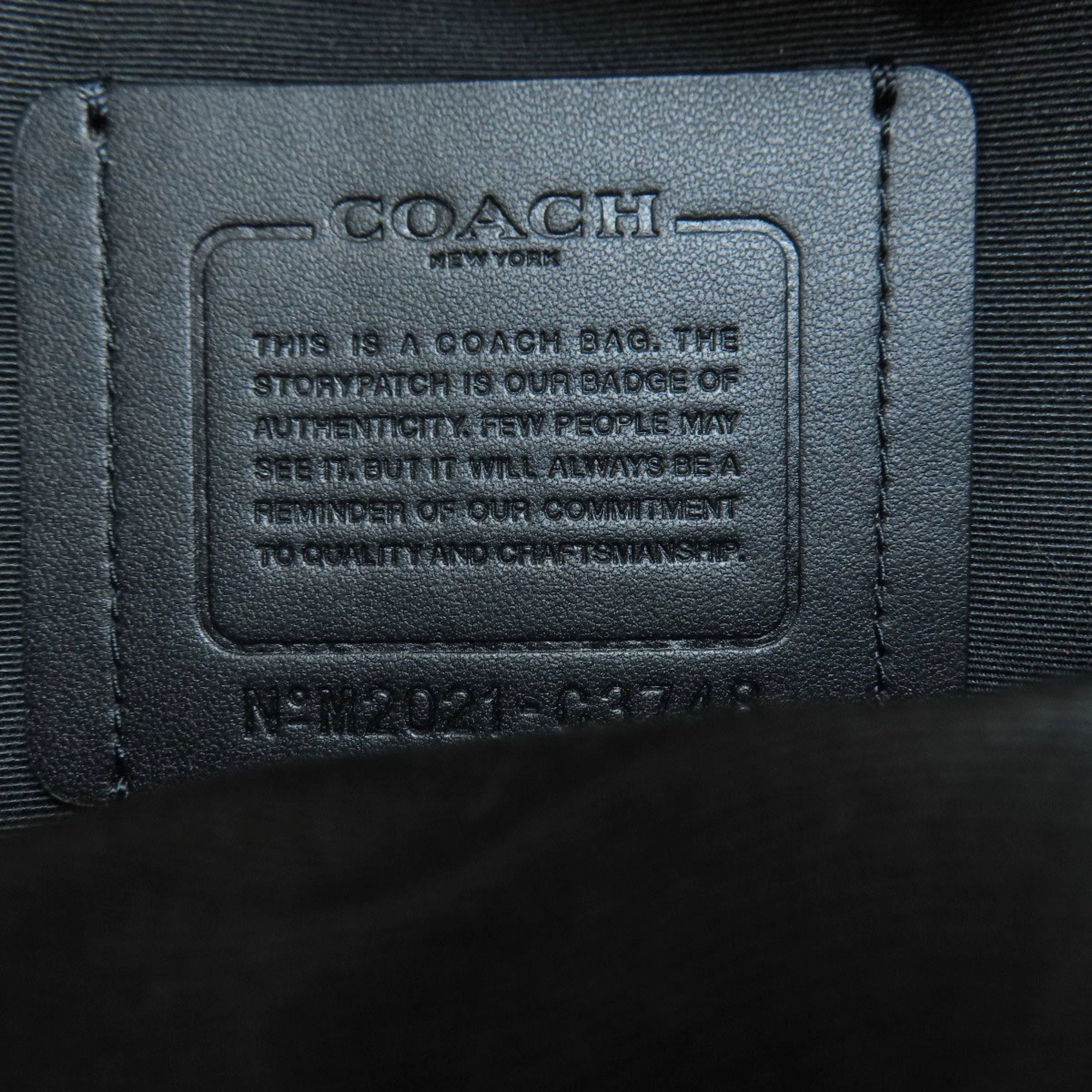 Coach Leather Sling Bag (Pre-Owned)