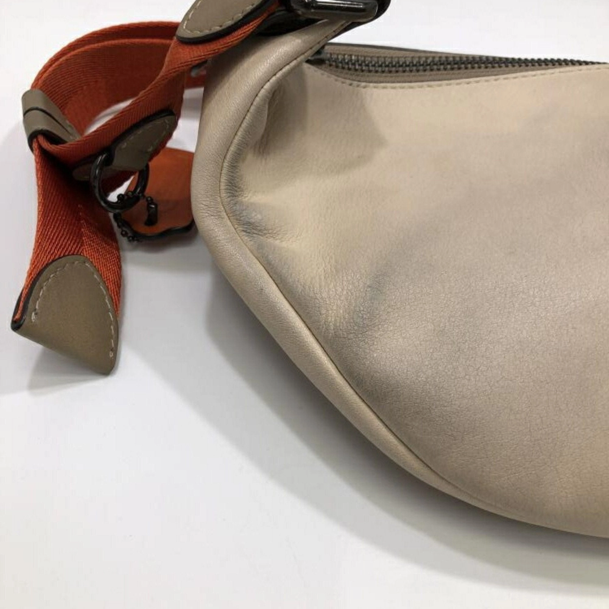 Coach Sling Bag (Pre-Owned)