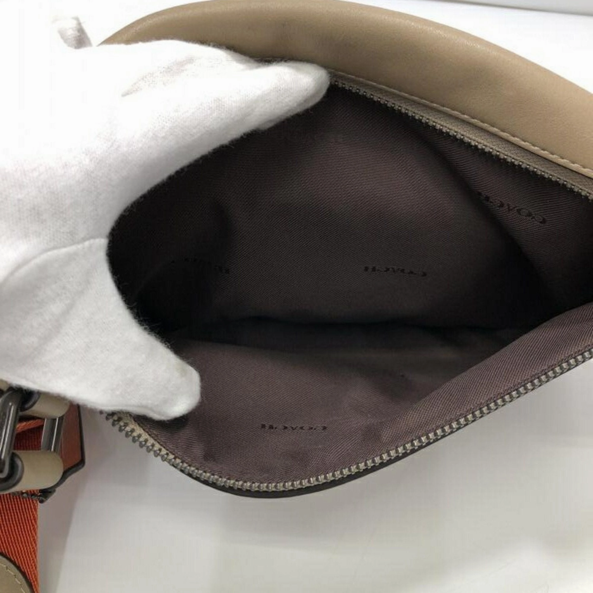 Coach Sling Bag (Pre-Owned)