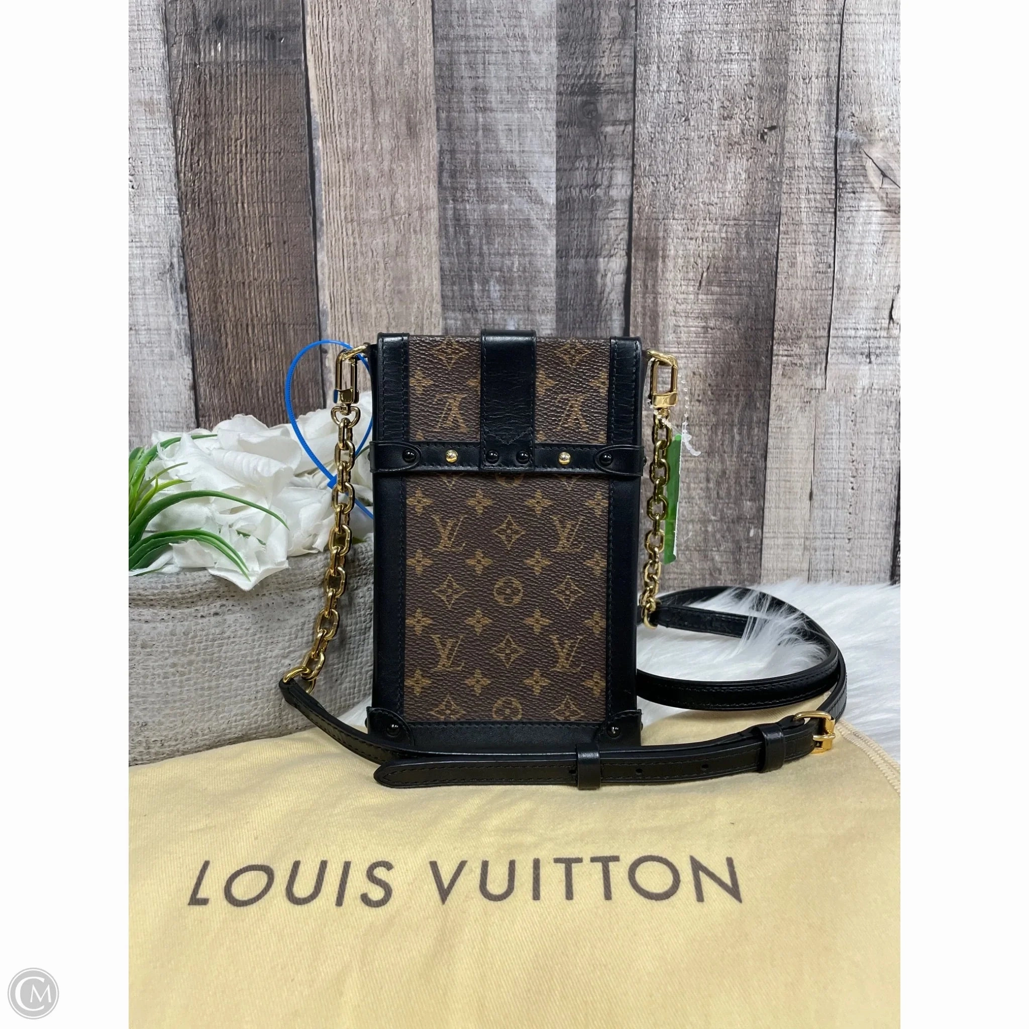Crossbody Luxury Designer By Louis Vuitton, Size: Small