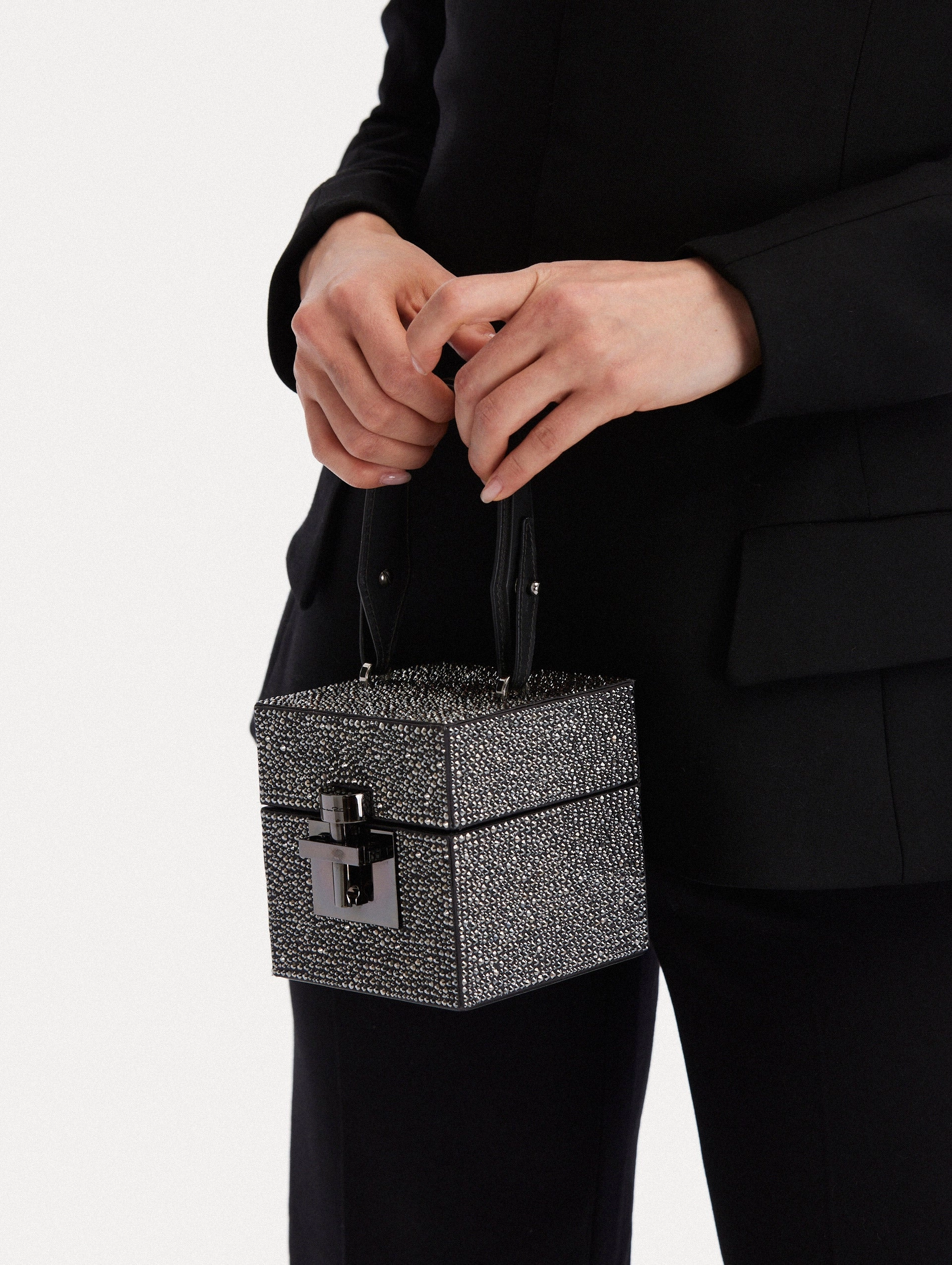 Crystal Pav Alibi Cube