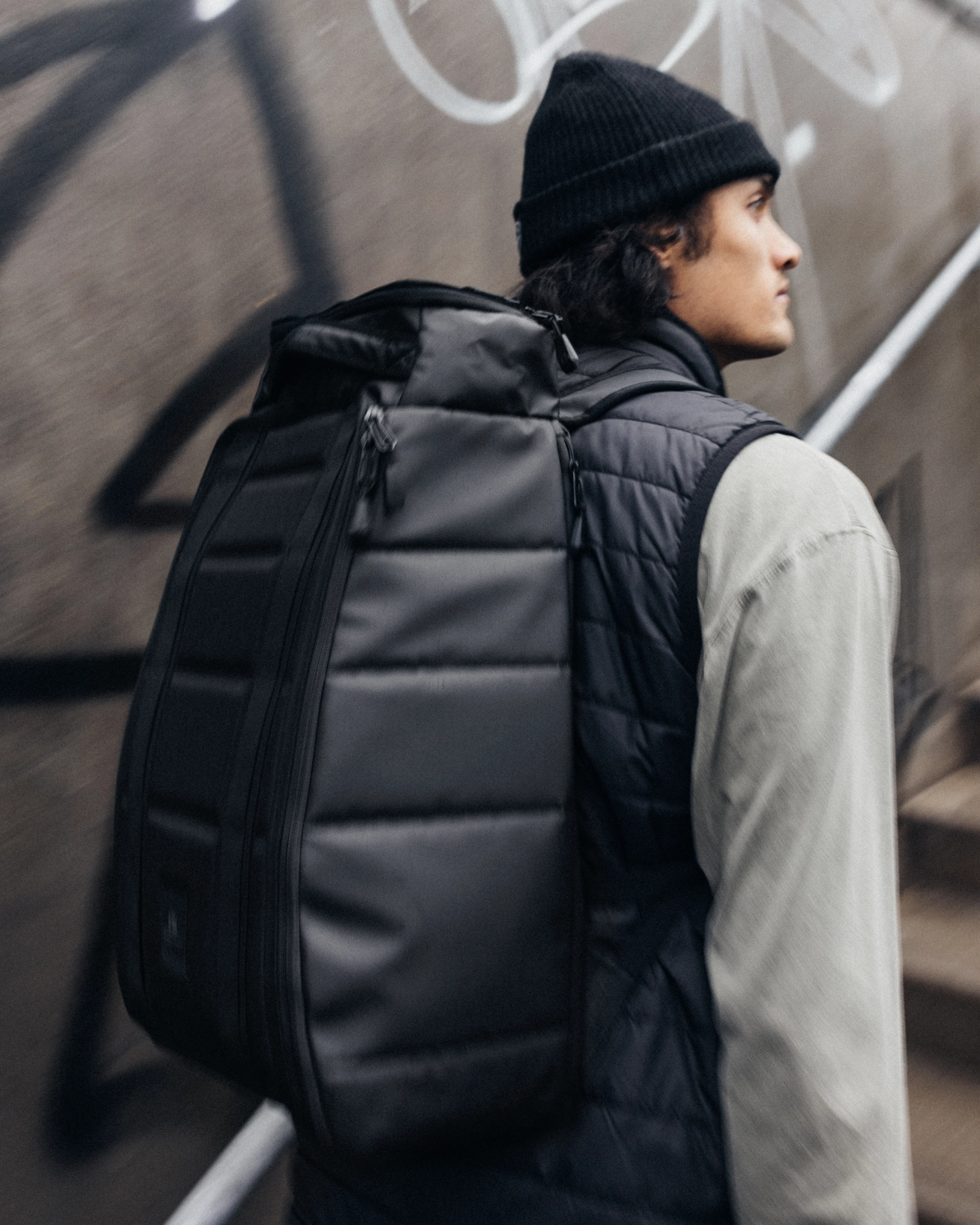 D_b_  Hugger 1st Generation Backpack 30L
