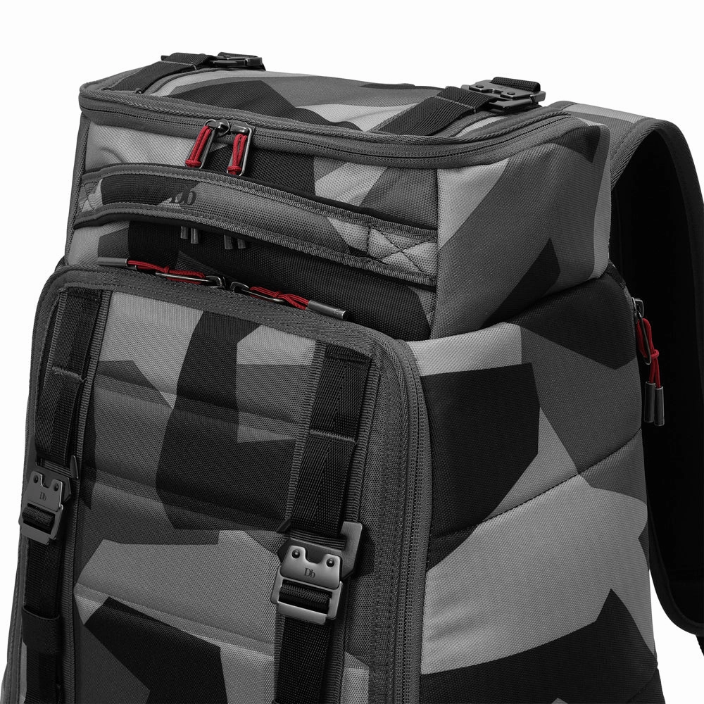 D_b_  Hugger 1st Generation Backpack 30L