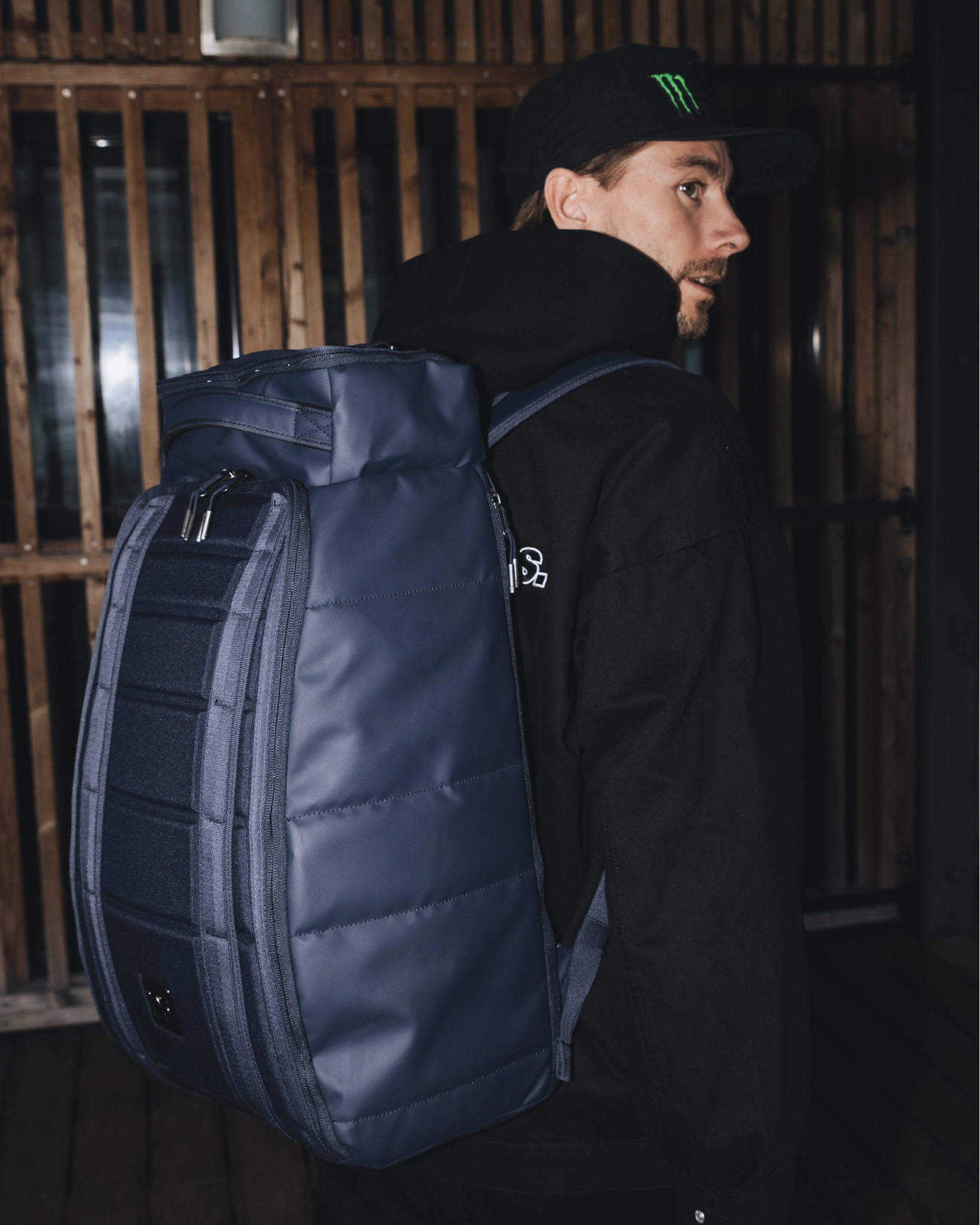 D_b_  Hugger 1st Generation Backpack 30L
