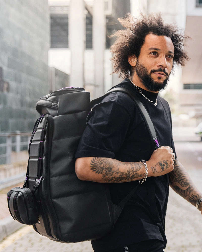 D_b_  Hugger 1st Generation Backpack 30L
