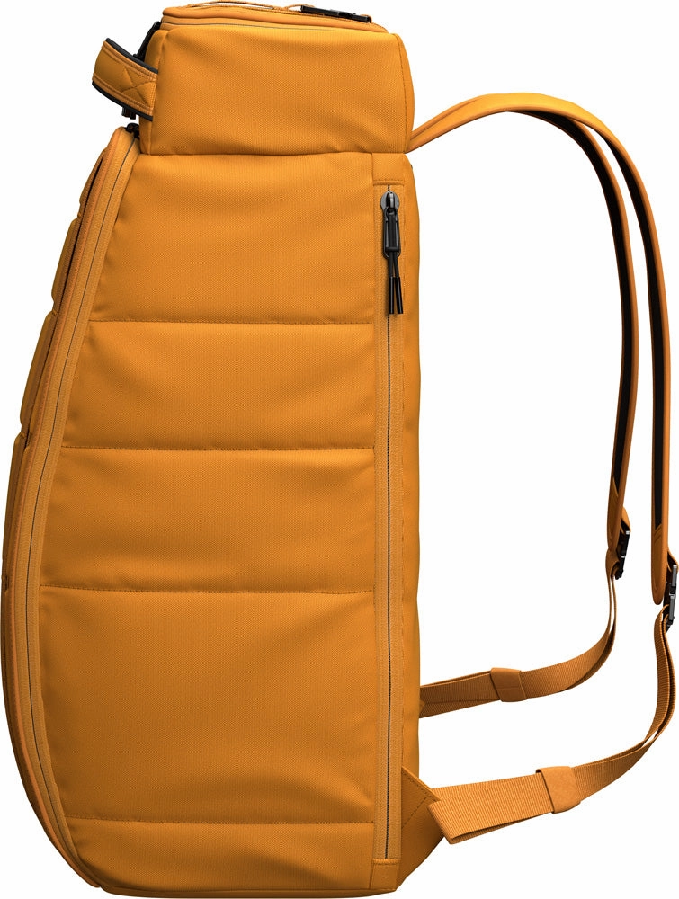 D_b_ Hugger Backpack 25L