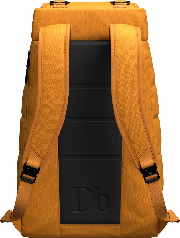 D_b_ Hugger Backpack 25L