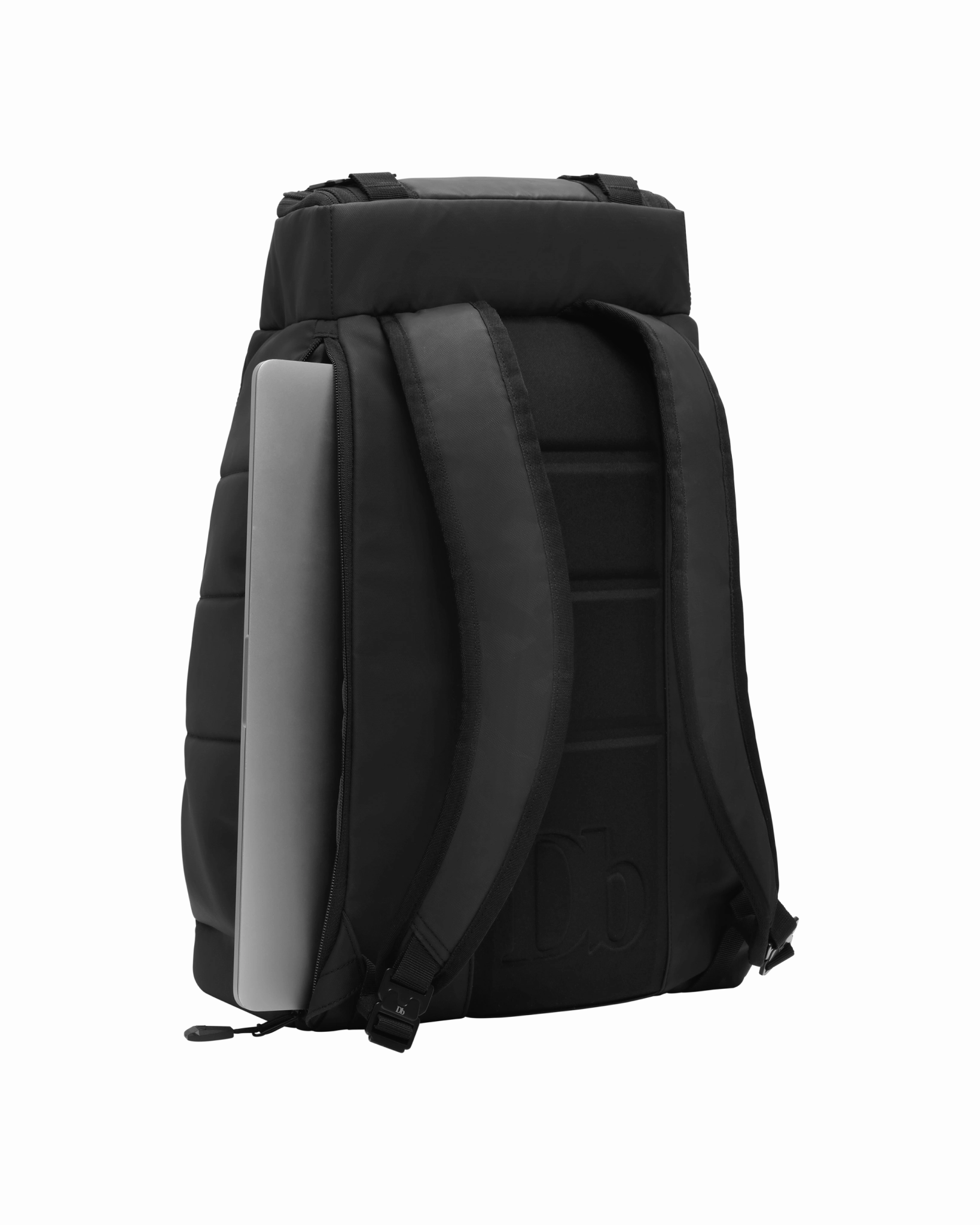 D_b_ Hugger Backpack 25L