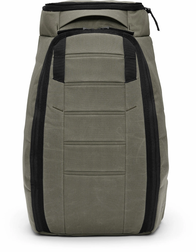 D_b_ Hugger Backpack 25L