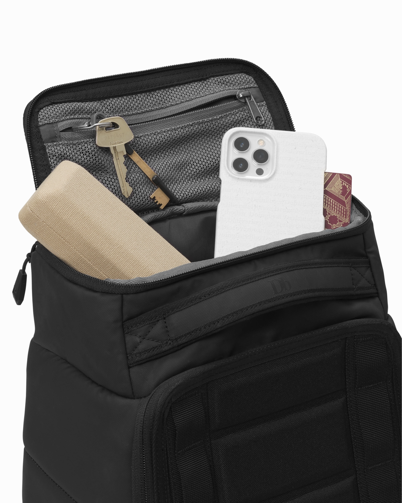 D_b_ Hugger Backpack 25L