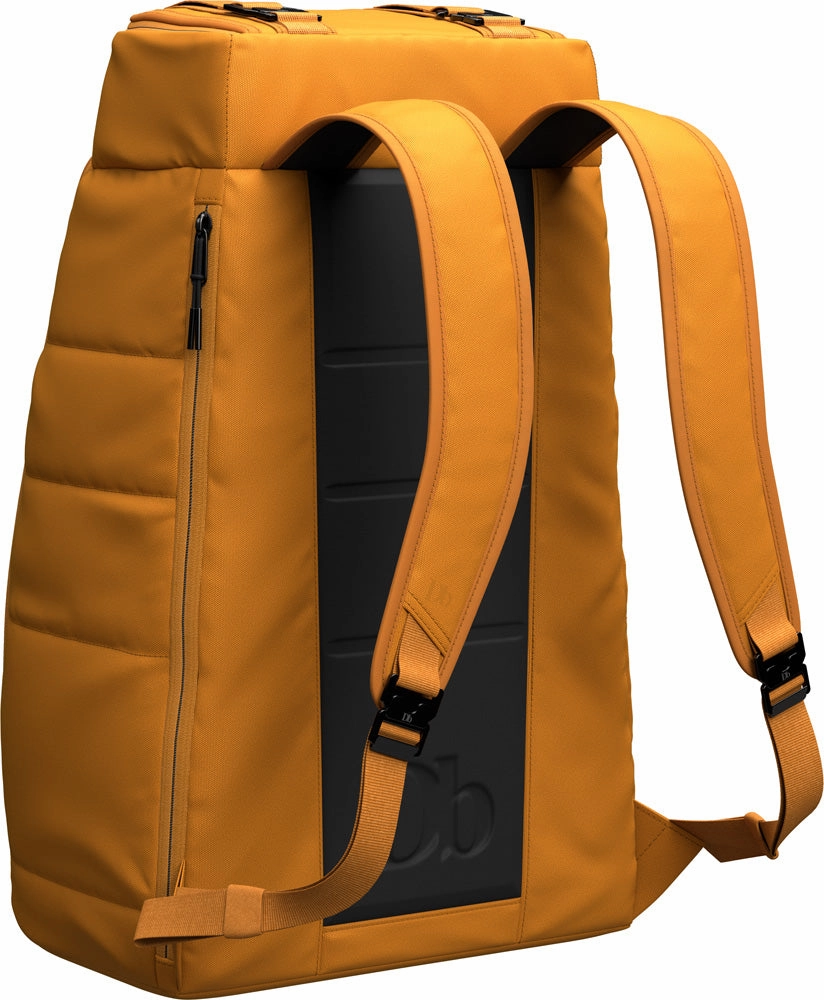 D_b_ Hugger Backpack 25L