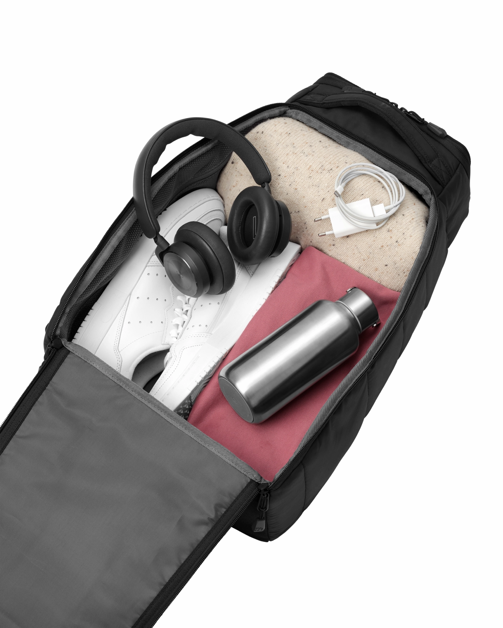 D_b_ Hugger Backpack 25L
